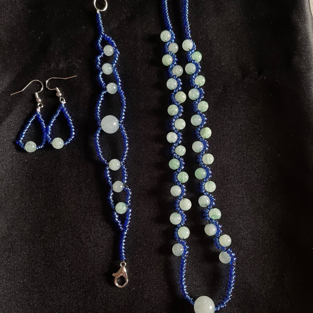 Elegant Blue and White Beaded Jewelry Set